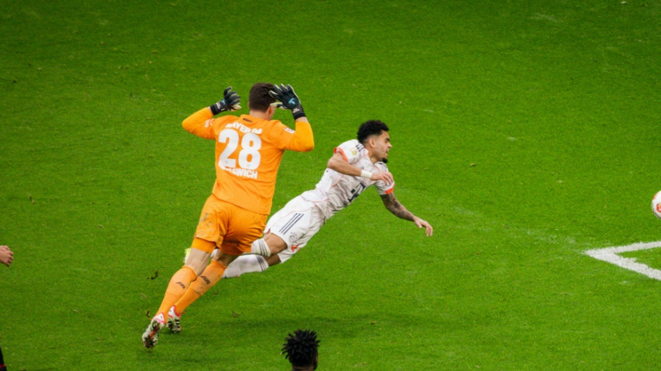 D&iacute;az-Platzverweis: Kompany bedient - Dingert r&auml;umt Fehler ein