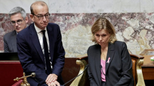 Frankreichs Regierung übersteht beide Misstrauensabstimmungen im Parlament