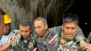 Mehr als neun Tage nach Sturzflut weiterer Mensch lebend aus Tunnel in Nepal gerettet