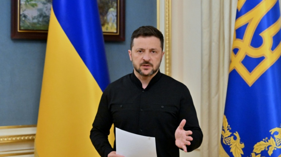 Zelenski acusa a Rusia de "intentar ganar tiempo" para "proseguir" con su invasión