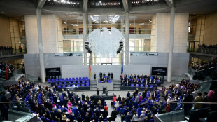 Bundestag beschließt Diätenerhöhung zum Juli - Einkommen von knapp 12.000 Euro