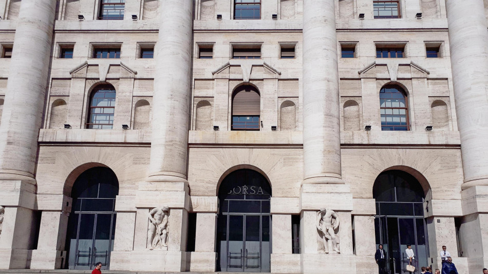 Borsa: Milano vivace (+0,75%), sale Bper, riduce calo Stellantis
