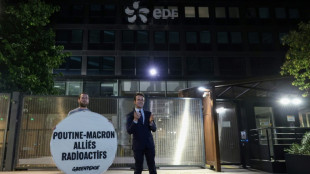La statue de Macron "empruntée" par Greenpeace de retour au musée Grévin 