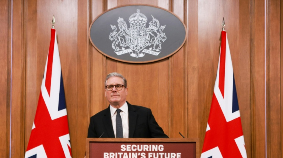 Starmer promete "recuperar el control" de las fronteras británicas en su plan para reducir la inmigración