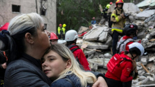 Rettungskräfte: Acht Tote bei russischen Angriffen auf Kiew