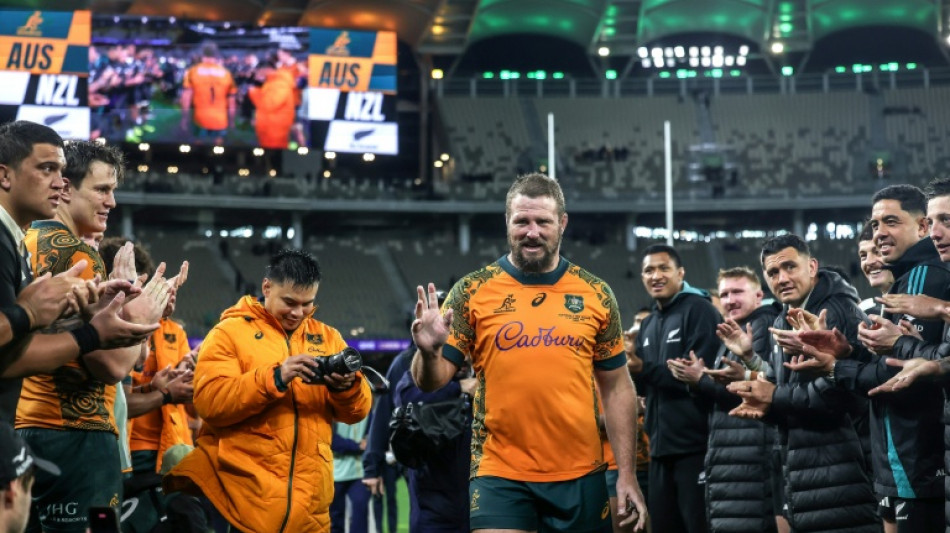 Slipper made to wait for record-breaking Super Rugby appearance