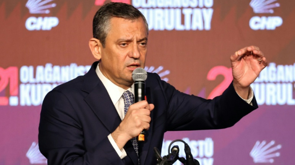 El líder del principal partido opositor en Turquía pide elecciones "a más tardar en noviembre" 