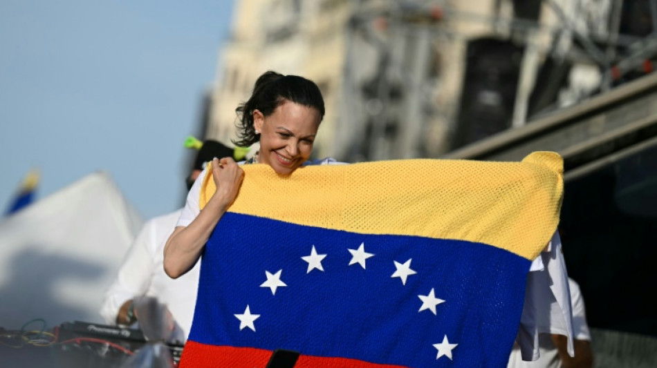 Mar&iacute;a Corina Machado pide a miles de venezolanos en Madrid que preparen el regreso