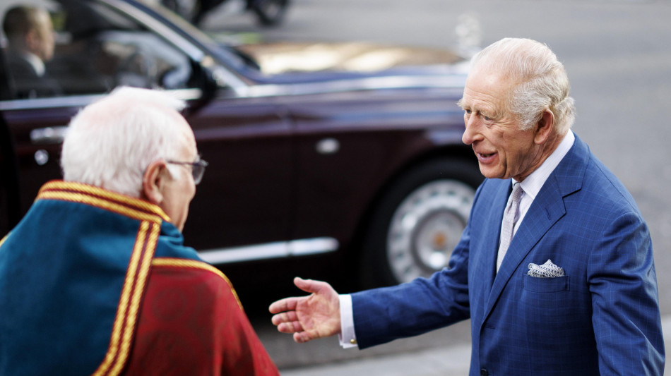 Re Carlo, 'le mie cure contro il cancro nel nuovo anno saranno ridotte'