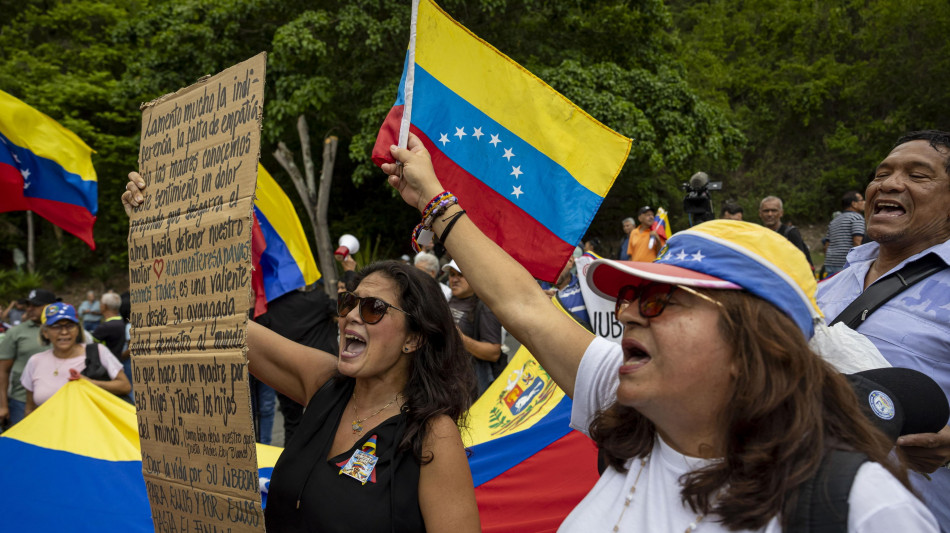 Le ong in Venezuela chiedono elezioni presidenziali 'al pi&ugrave; presto'
