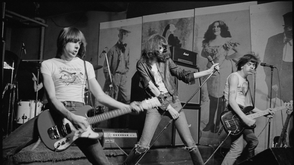 Al Medimex a Taranto mostra sui Ramones e mapping sul Castello Aragonese