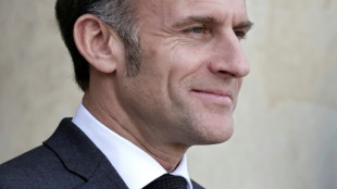 Macron confirme une loi pour interdire les r&eacute;seaux sociaux "avant 15-16 ans"