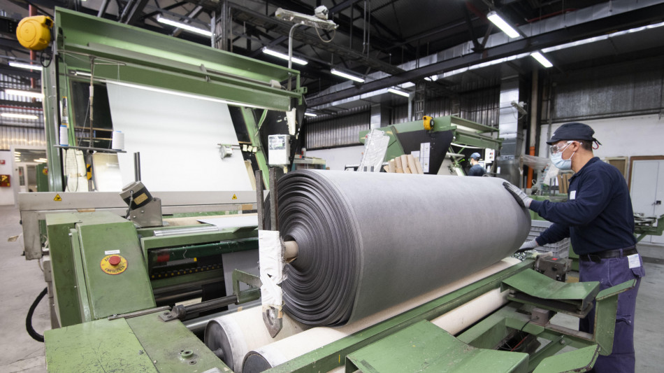 Istat, produzione industriale giugno +0,2% mese,-0,9% anno