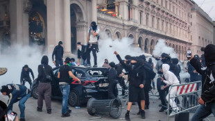Scontri a Milano, circa 50 fermati, quasi la met&agrave; minorenni