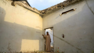 Deslocados voltam a acampar nas ruínas de suas casas na Síria