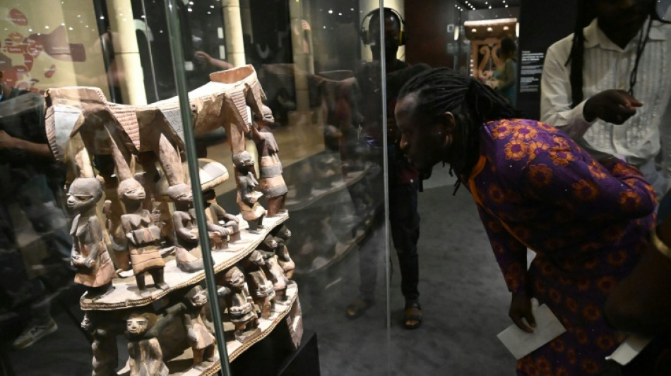 &OElig;uvres pill&eacute;es durant la colonisation en Afrique: la France cherche &agrave; faciliter les restitutions