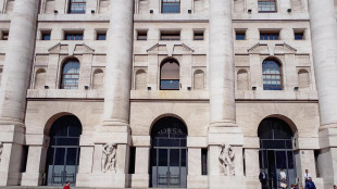 Borsa: Milano chiude in calo (-1,32%), pesanti Unicredit ed Mps