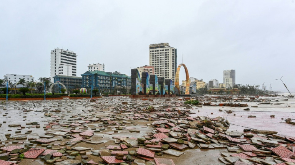 Tufão Bualoi deixa 35 mortos no Vietnã e nas Filipinas