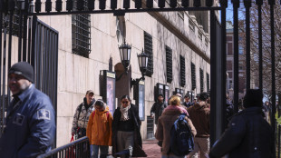 Columbia sportswear fa causa a Columbia University per marchio