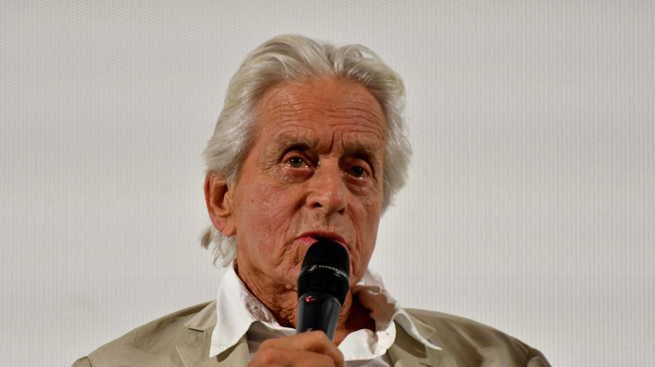 Michael Douglas firma un'autobiografia, '&egrave; ora di raccontare la mia storia'