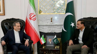 Enviados de EEUU viajan a Pakist&aacute;n sin garant&iacute;a de negociaci&oacute;n directa con iran&iacute;es