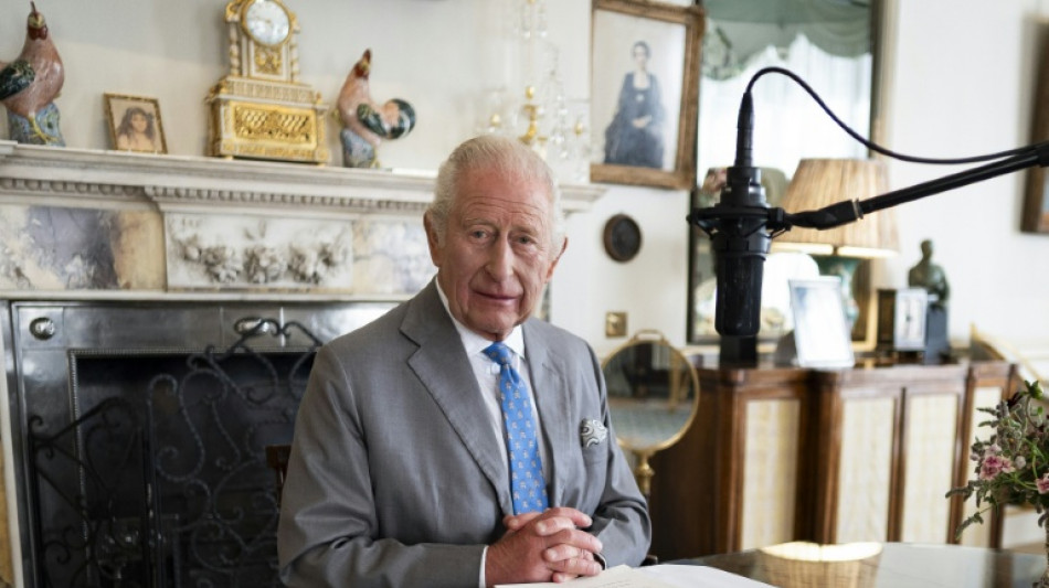 Carlos III recuerda costo de conflictos en el 80 aniversario del fin de la Segunda Guerra Mundial