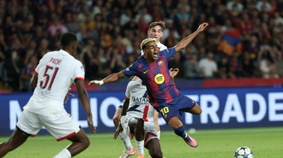 Lesión de Yamal es complicada y Flick no se atreve a poner fecha de regreso con Barcelona