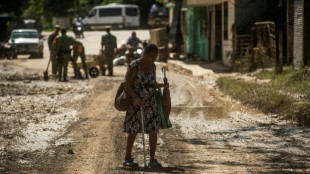 Dezenas de comunidades seguem isoladas no México devido às chuvas que causaram 64 mortes