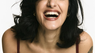 Levante, "se mi togli il palco soffro, se mi togli la penna muoio"