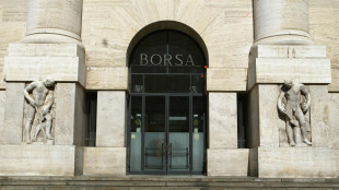 Borsa: Milano debole (-0,7%) con l'Europa, male Mps e Mediobanca