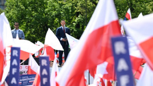 Candidatos demonstram força uma semana antes do 2º turno presidencial na Polônia