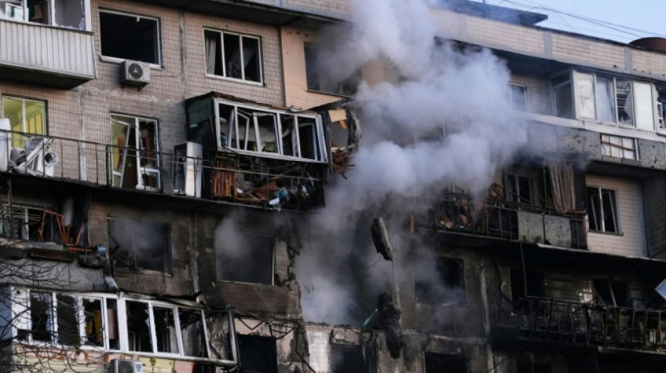 Bombardeos rusos contra edificios residenciales en Kiev dejan seis muertos